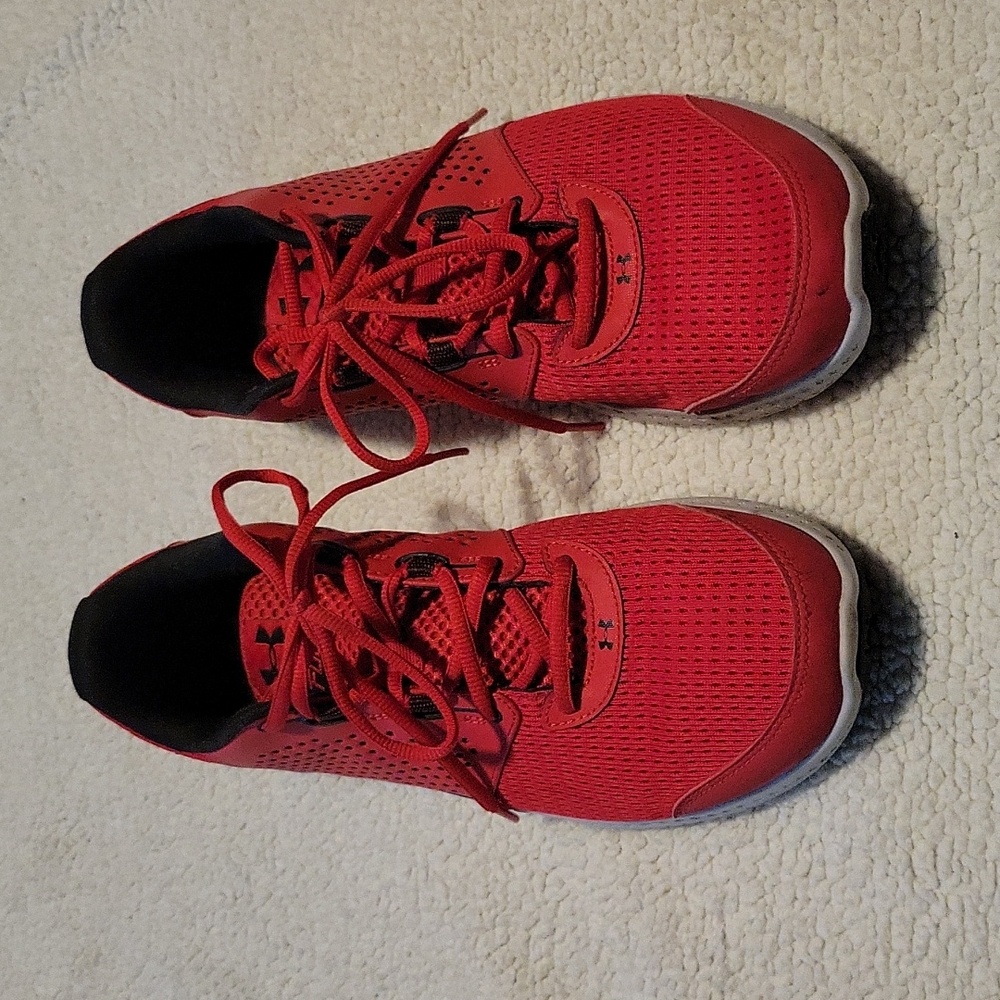 Gently Used-Mens Under Armour Running Shoes